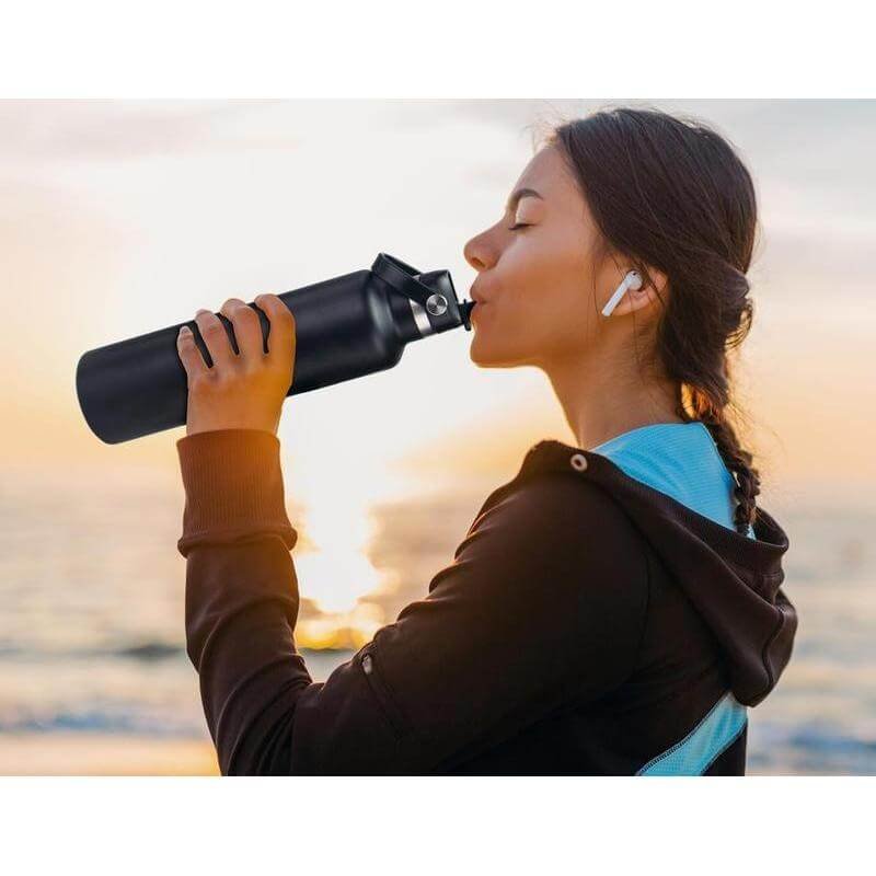 CERVO - Hans Larsen Vacuum Stainless Steel Bottle with Sports Lid - 1L - Black - Image 5