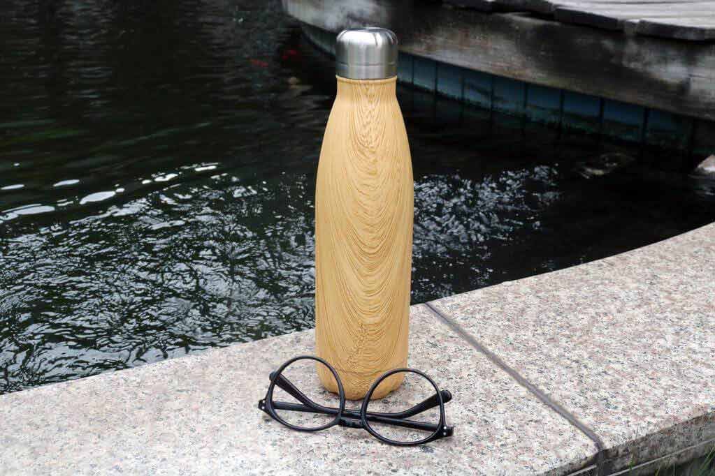 GEYER - Hans Larsen Stainless Steel Water Bottle with Wood Print - Yellow - Image 3