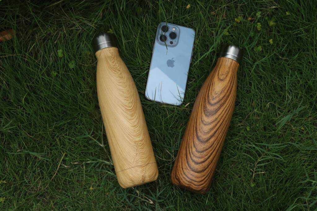 GEYER - Hans Larsen Stainless Steel Water Bottle with Wood Print - Yellow - Image 4