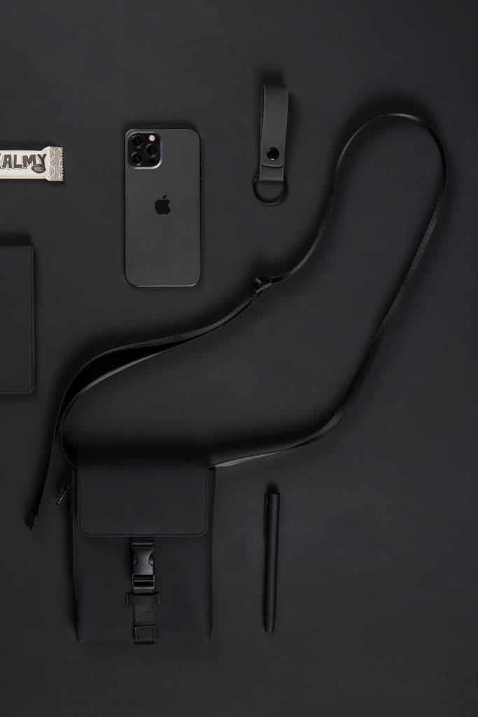 VINGA Baltimore RCS essentials sling bag - Black - Image 4