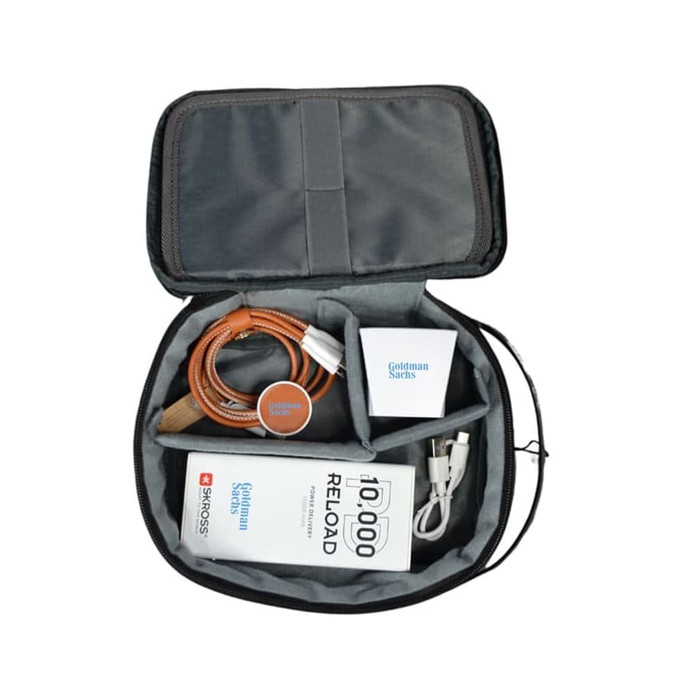 SKROSS - Gift Set of Powerbank, Travel Adapter & Charging Cable - Image 4