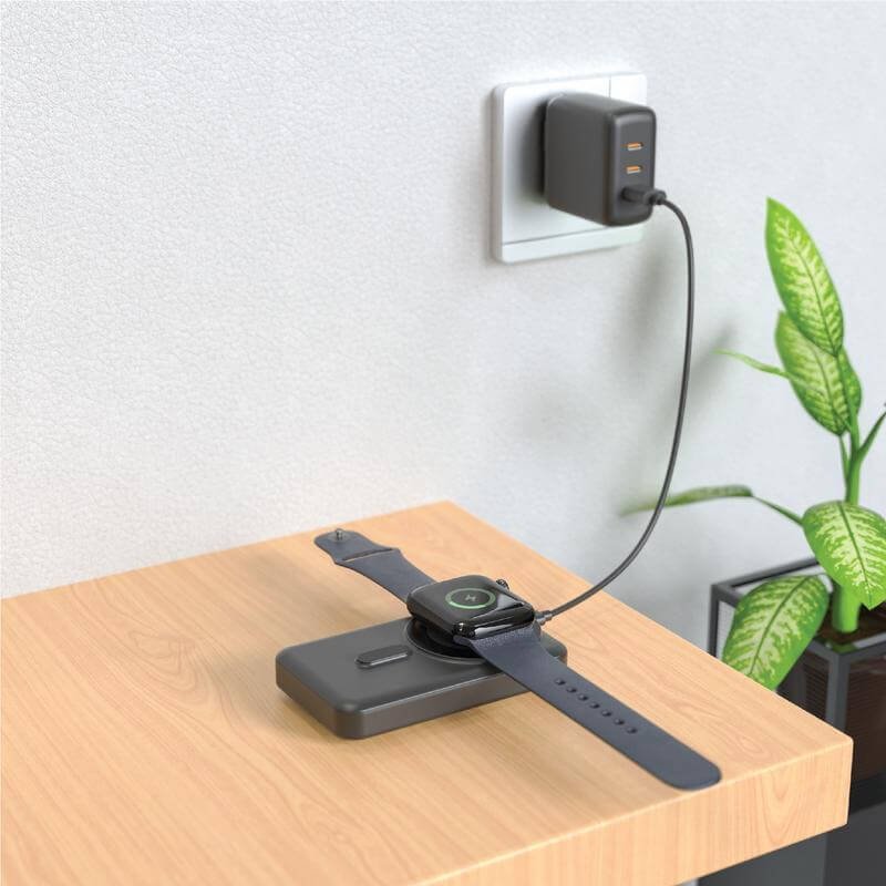 SOLANO - @memorii 10000mAh Mag Wireless Powerbank with Inbuilt Cables - Image 3