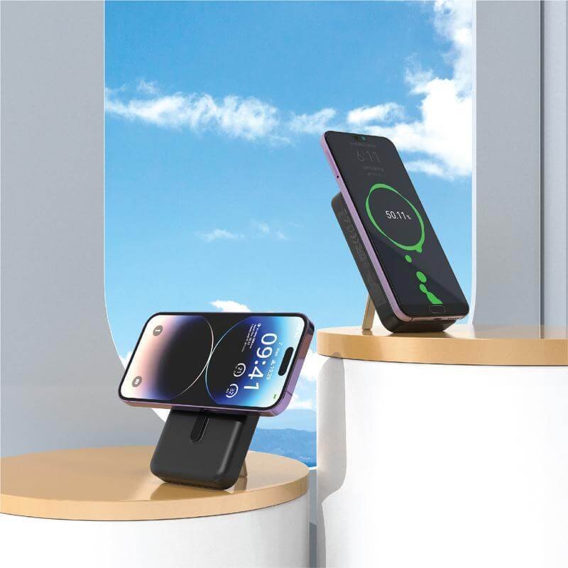 SOLANO - @memorii 10000mAh Mag Wireless Powerbank with Inbuilt Cables - Image 2
