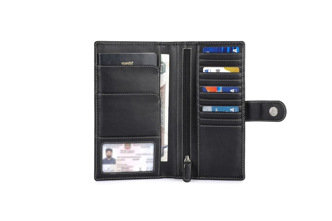 RINN - eco-neutral® Cactus Leather Travel Wallet - Image 2