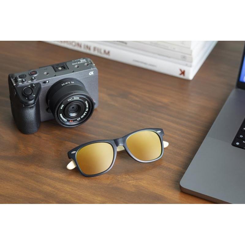INZA- eco-neutral Bamboo Sunglass - Image 2
