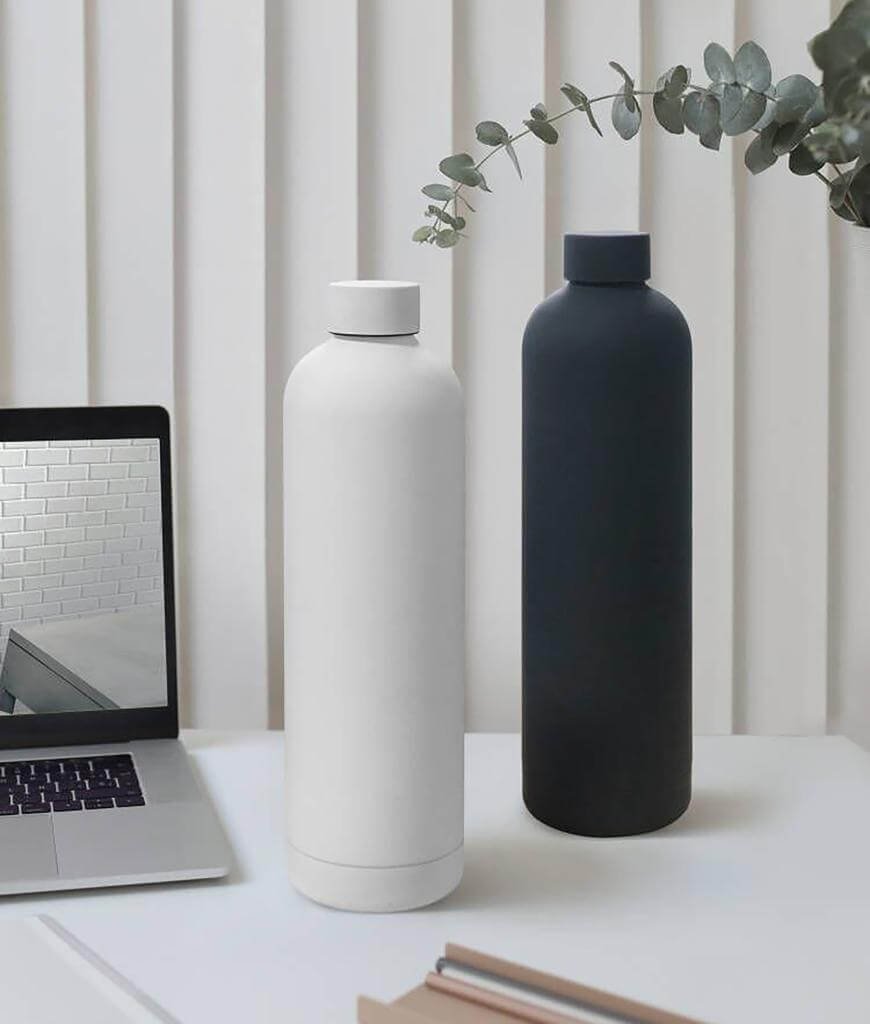 GRIGNY - Soft Touch Insulated Water Bottle - 1000ml - White - Image 3